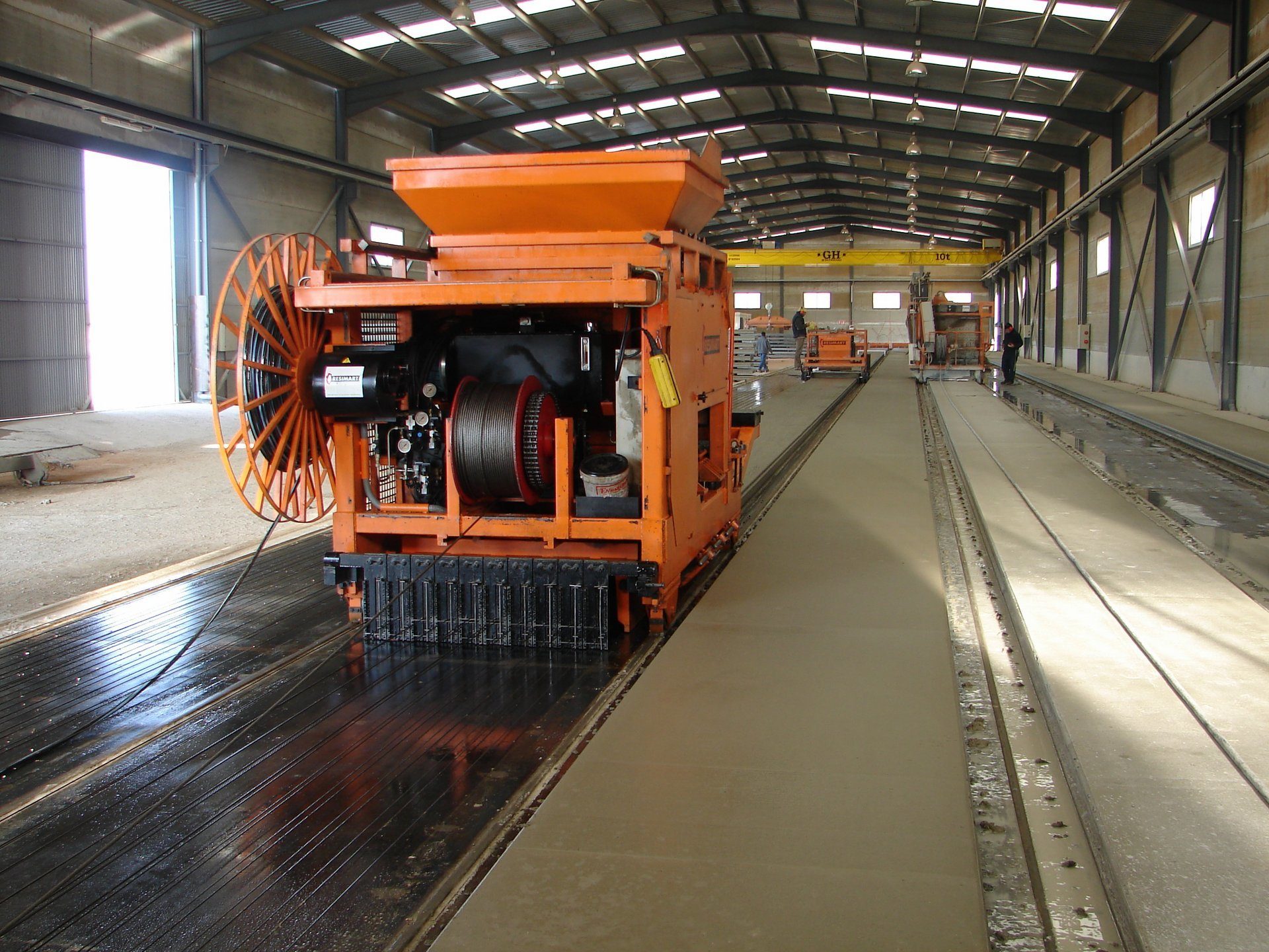 Rolling stock, Transport hub, Building, Train, Vehicle, Track, Window, Railway