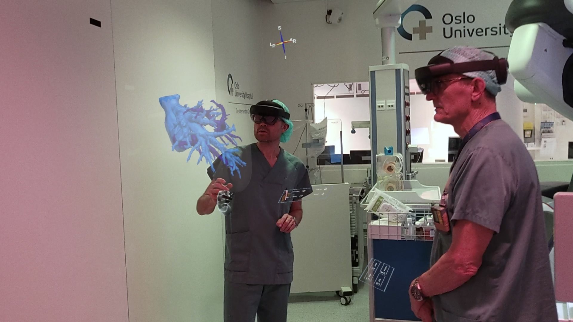 Kirurg jobber med hologrammer