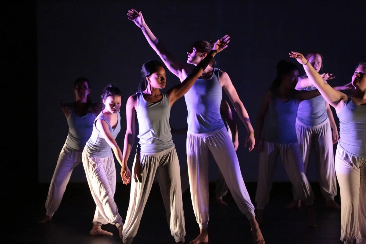 Performing arts, Trousers, Dance, Purple, Music, Artist, Entertainment, Choreography