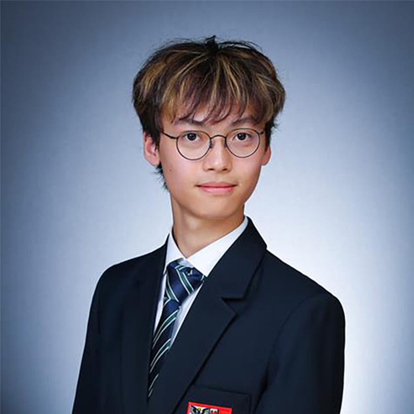 Dress shirt, Vision care, Face, Hair, Glasses, Head, Chin, Coat, Sleeve, Gesture