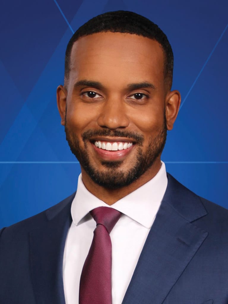Dress shirt, Forehead, Hair, Smile, Hairstyle, Eyebrow, Muscle, Tie, Jaw, Happy