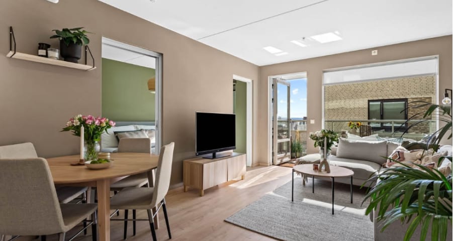 Interior design, Table, Plant, Furniture, Property, Houseplant, Couch, Architecture, Flooring, Wood