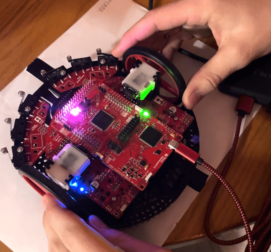 Passive circuit component, Electronic instrument, Hand, Gadget, Purple, Finger, Nail