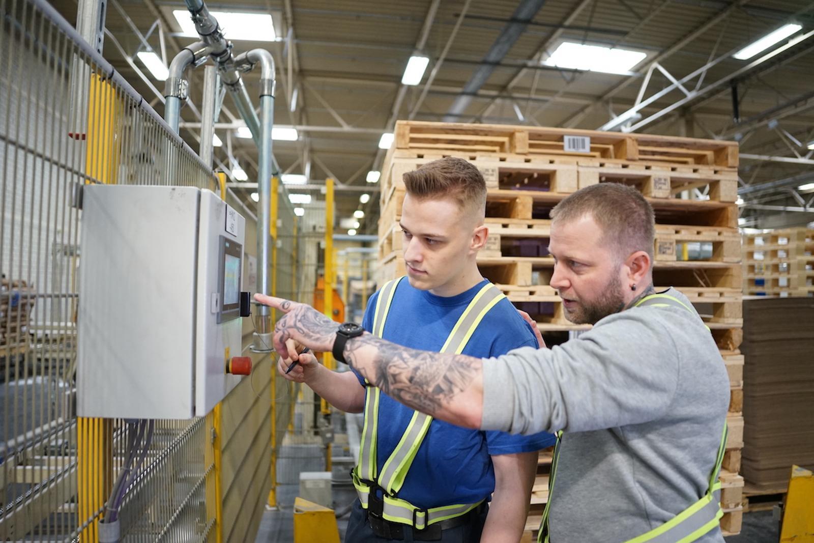 Blue-collar worker, Workwear, Engineering, Machine