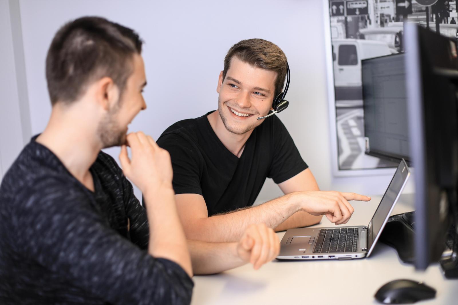 Electronic device, Office Equipment, Personal computer, Gadget, Peripheral, Smile
