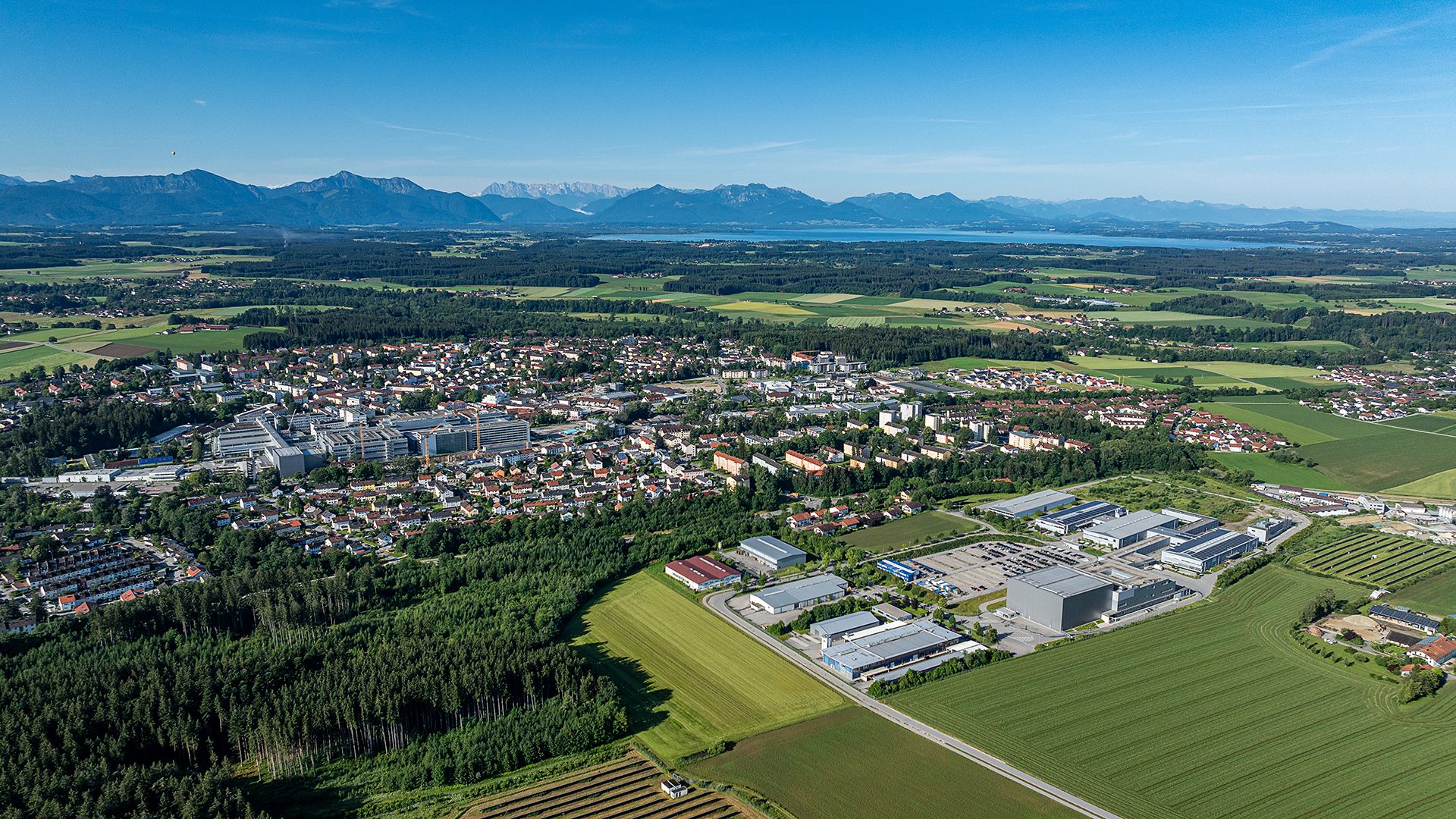 Bird's-eye view, Aerial photography, Urban area, Land lot, Human settlement, Landscape, Plain