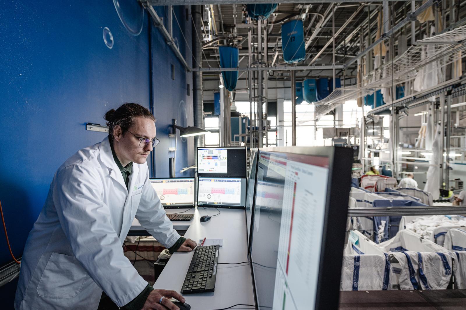 Industry, Technology, Engineering, Job, Machine, Scientist