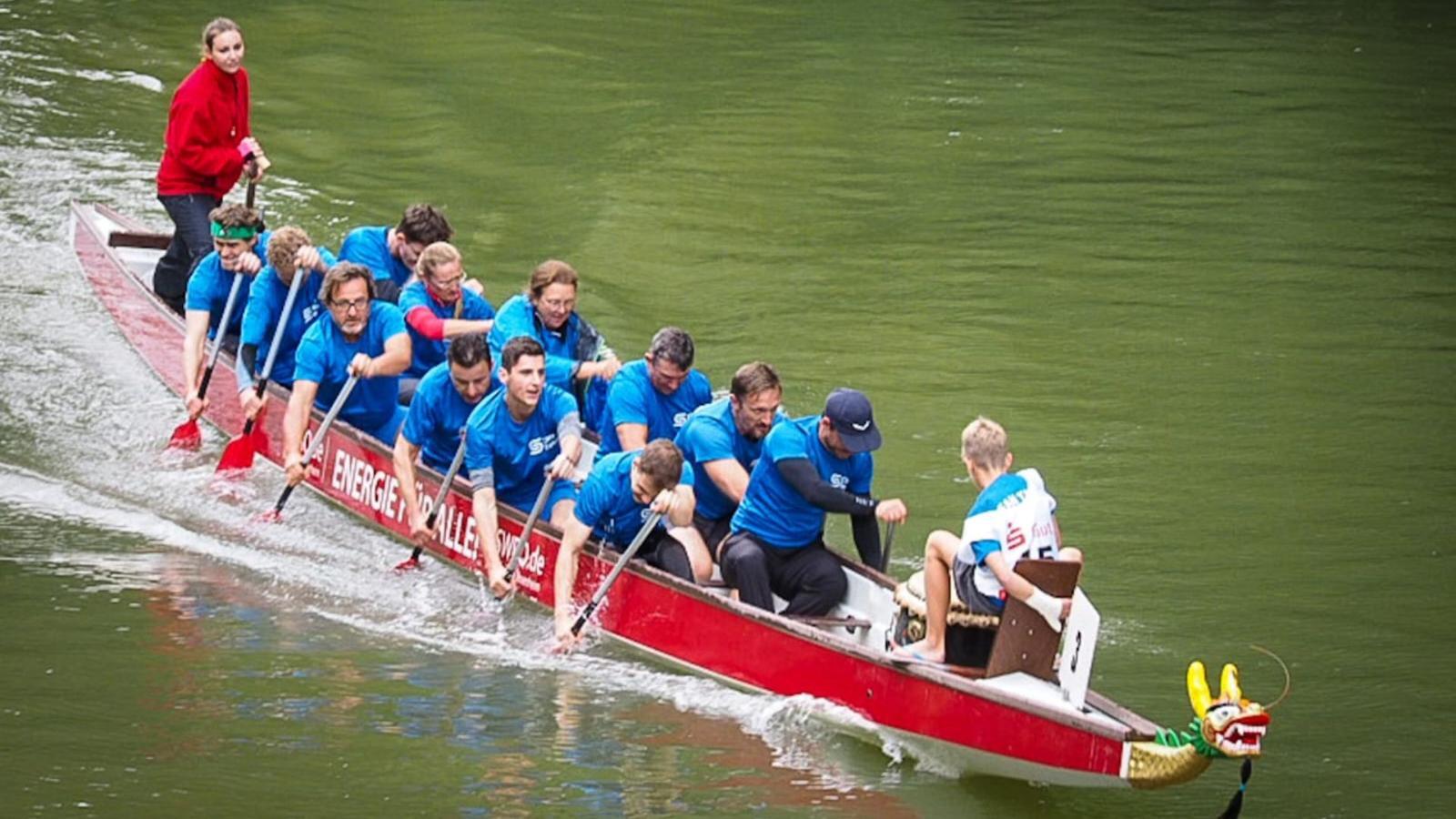 Boats and boating--Equipment and supplies, Water sport, Outdoor recreation, Boat, Oar, Team, Watercraft, Sports, Rowing