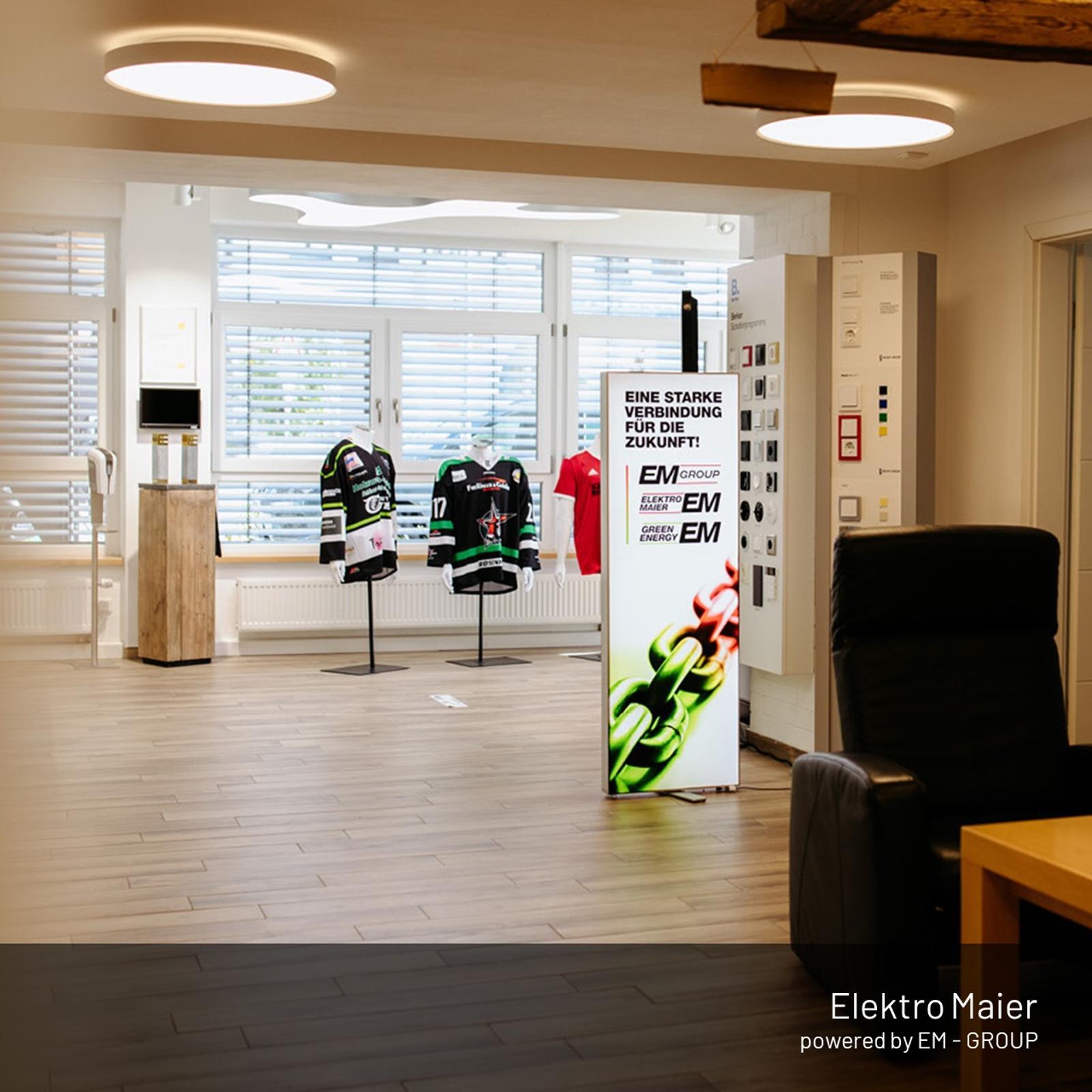 Interior design, Wood flooring, Floor, Ceiling, Furniture
