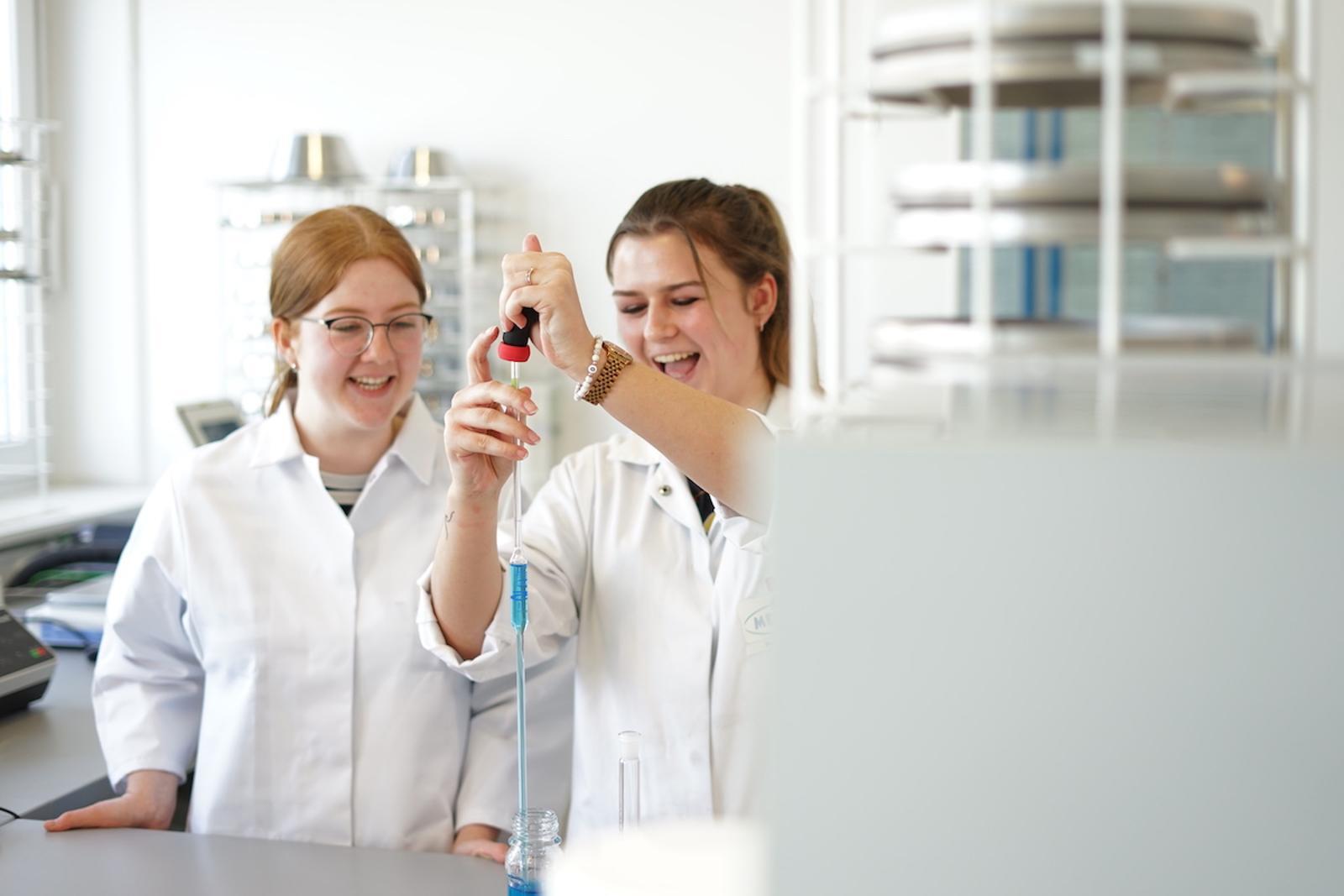 Vision Care, White coat, Laboratory equipment, Chemical engineer, Eyewear, Glasses, Chemist, Scientist, Chemistry