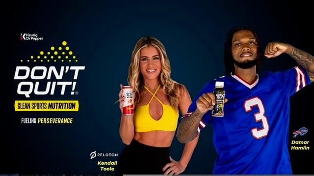 Sports uniform, Smile, Microphone, Gesture, Entertainment, Jersey