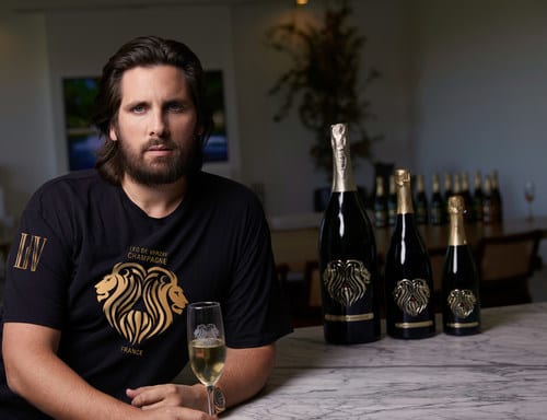 Alcoholic beverage, Glass bottle, Tableware, Drinkware, Table, Barware, Drink, Beard, Alcohol