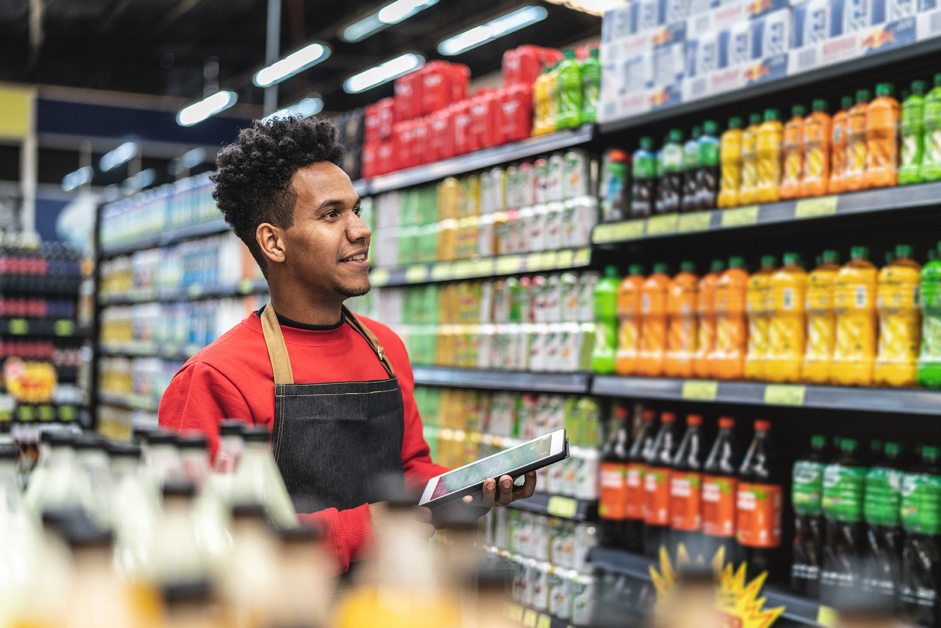 Convenience store, Product, Bottle, Shelf, Customer, Retail, Selling
