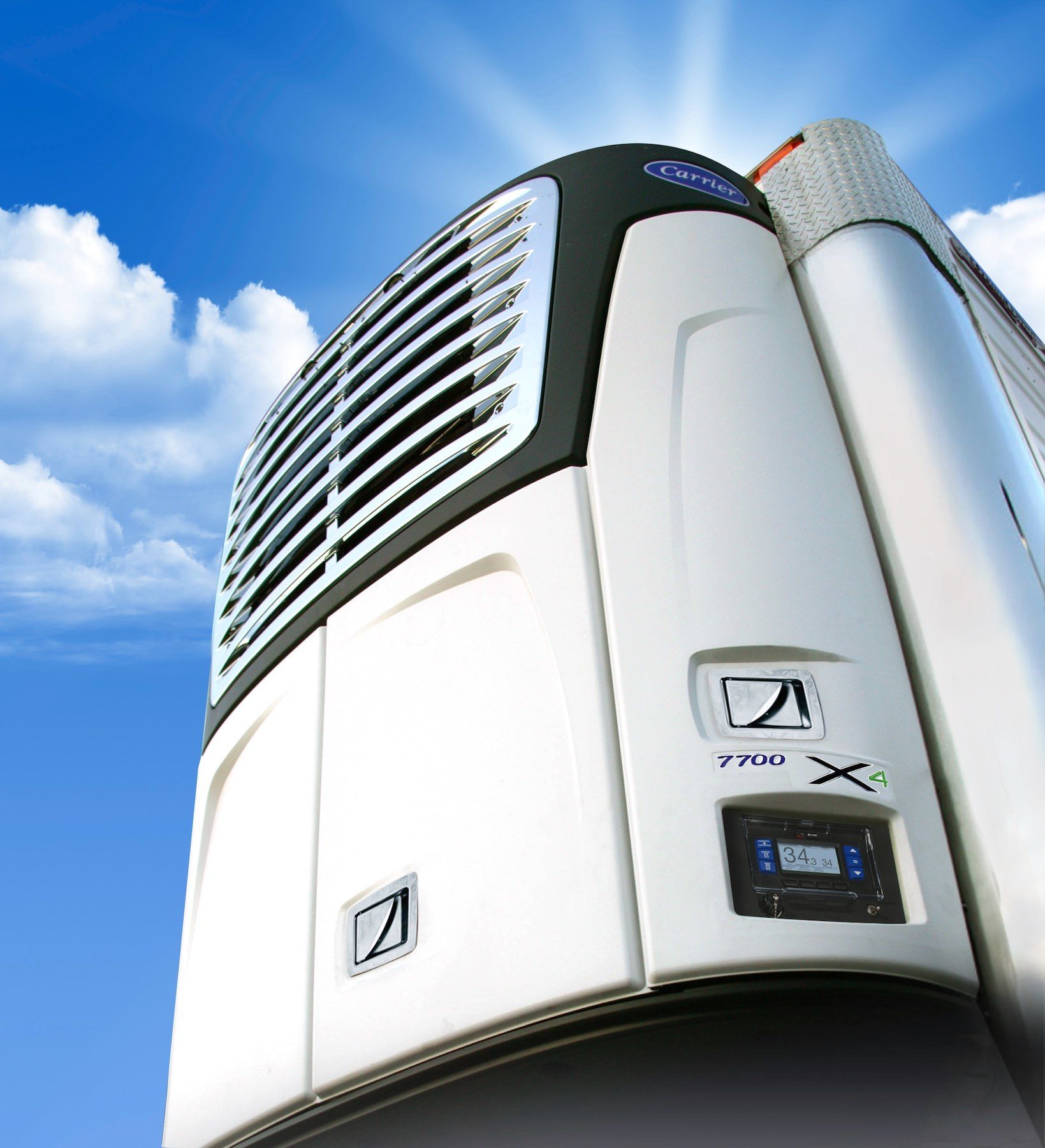 Automotive parking light, Motor vehicle, Cloud, Sky, Grille, Window, Hood
