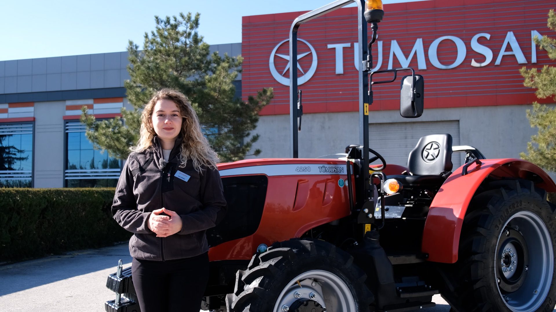 Automotive tire, Motor vehicle, Wheel, Hood, Tread, Tractor, Window