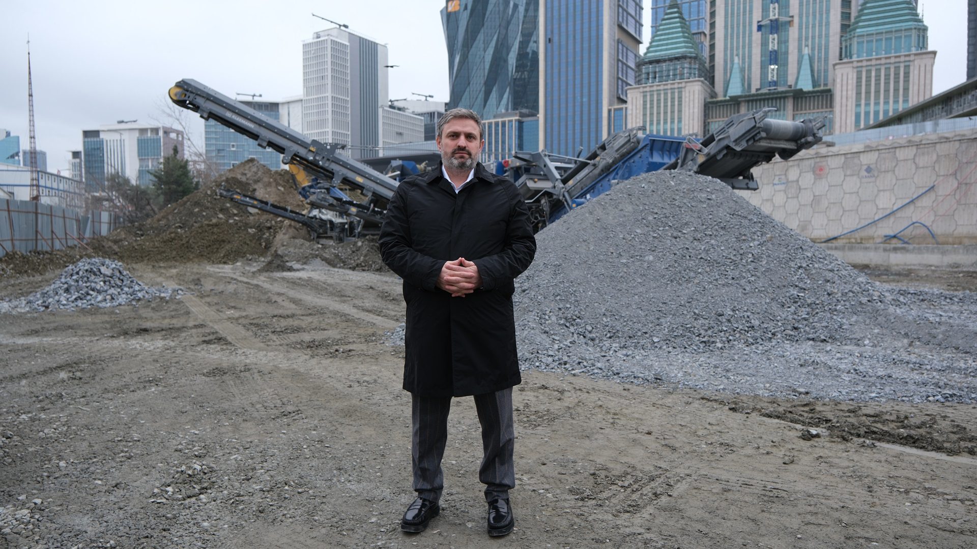 Road surface, Building, Sky, Skyscraper, Asphalt