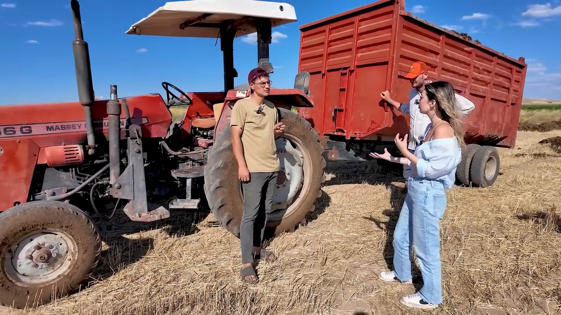 Automotive tire, Motor vehicle, Agricultural machinery, Wheel, Sky, Tractor, Wood, Agriculture