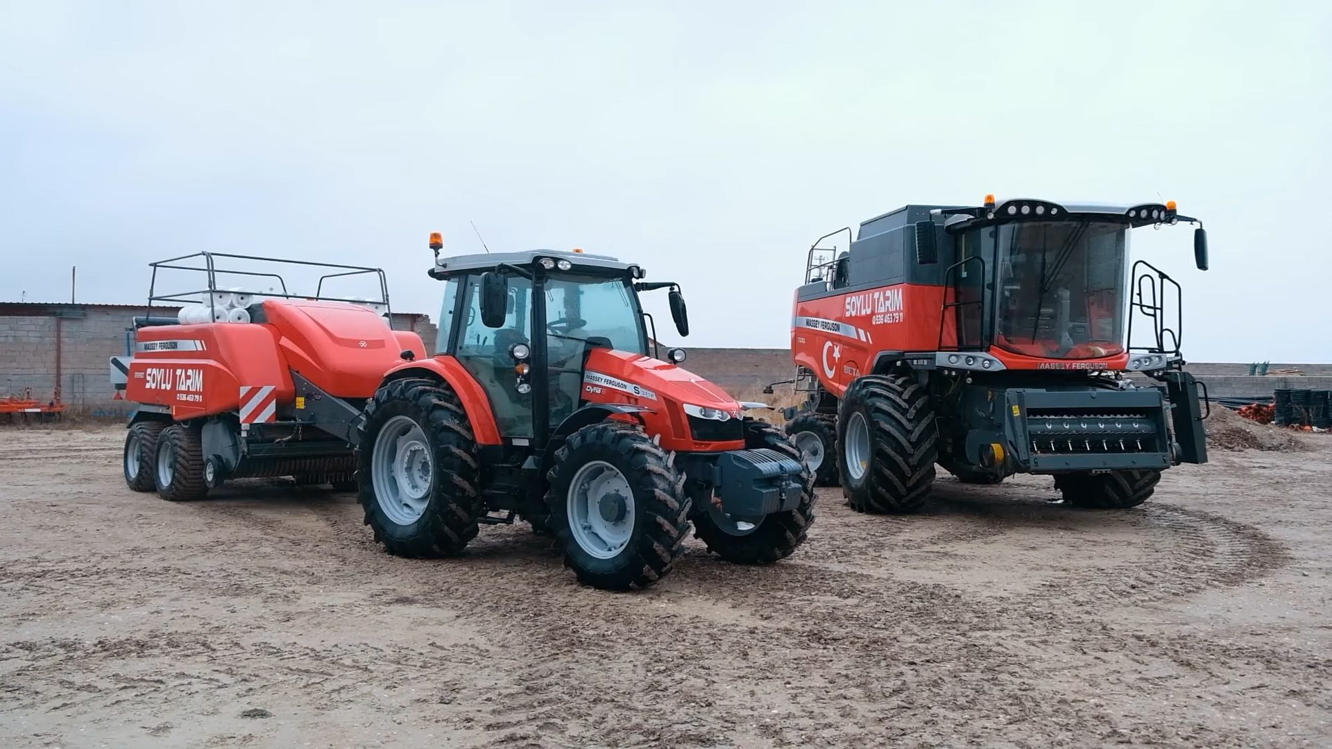 Land vehicle, Automotive tire, Agricultural machinery, Wheel, Sky, Tractor, Tread