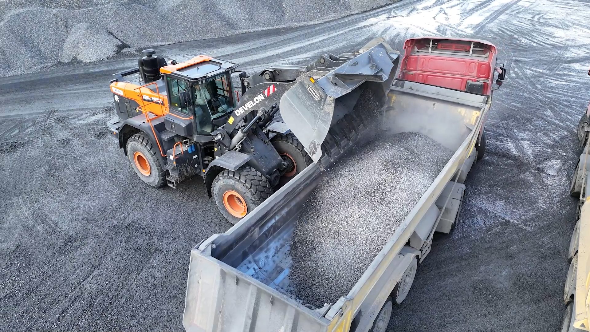 Mode of transport, Land vehicle, Automotive Tire, Heavy equipment, Wheel, Truck