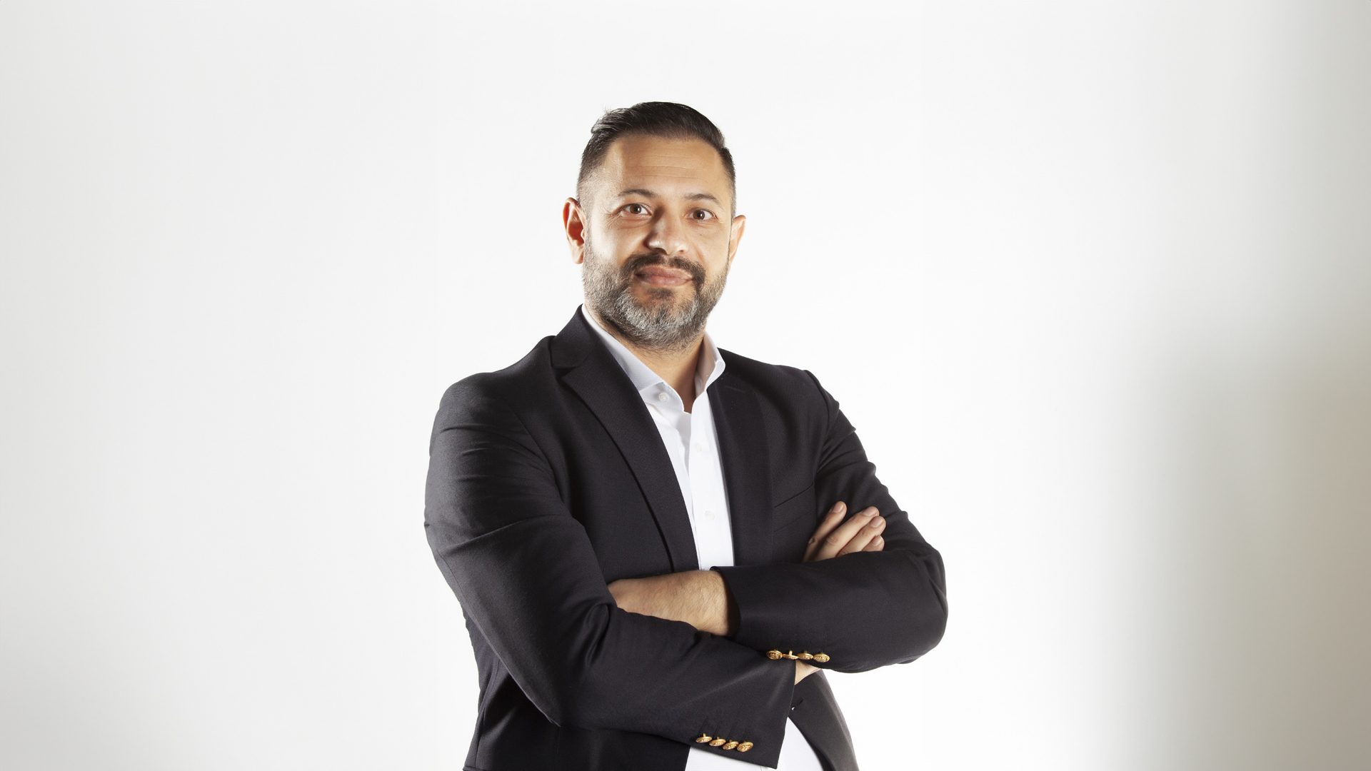 Dress shirt, Beard, Sleeve, Gesture, Collar
