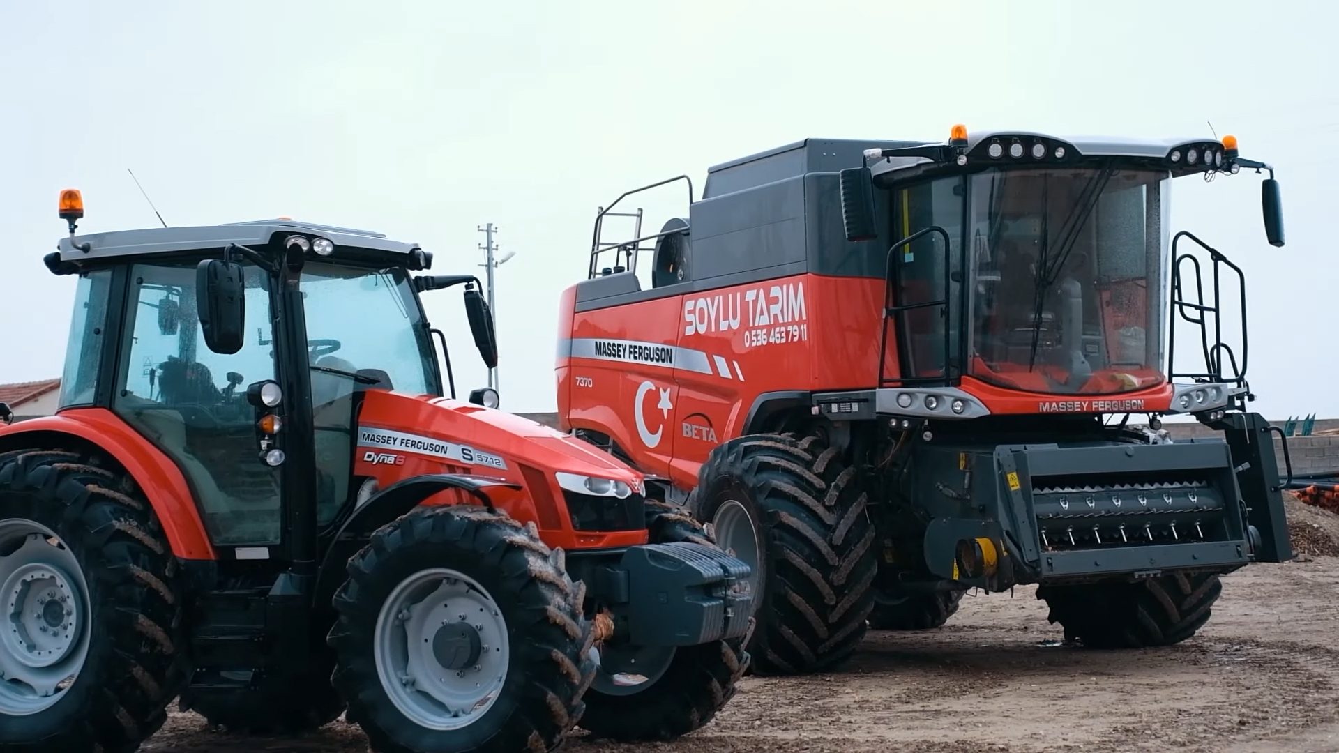 Land vehicle, Automotive tire, Agricultural machinery, Wheel, Tractor, Tread, Sky