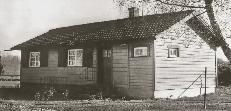 Window, Property, Building, Sky, Plant, Black, Wood, Cottage, House, Door