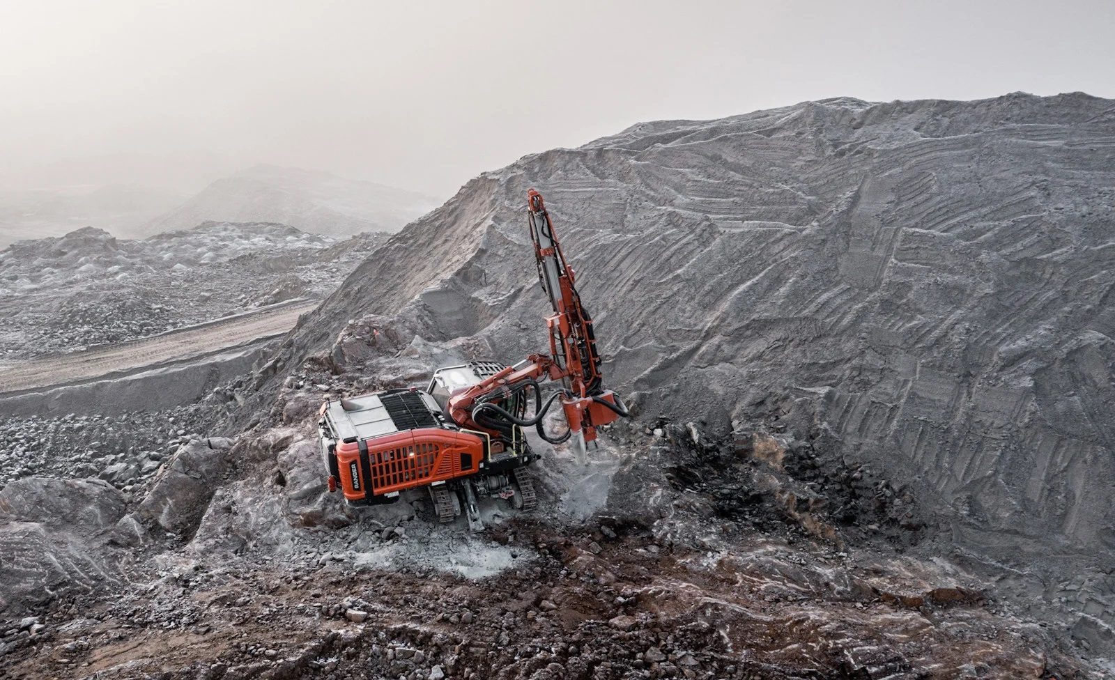 Heavy equipment, geological phenomenon, Geology, Machine