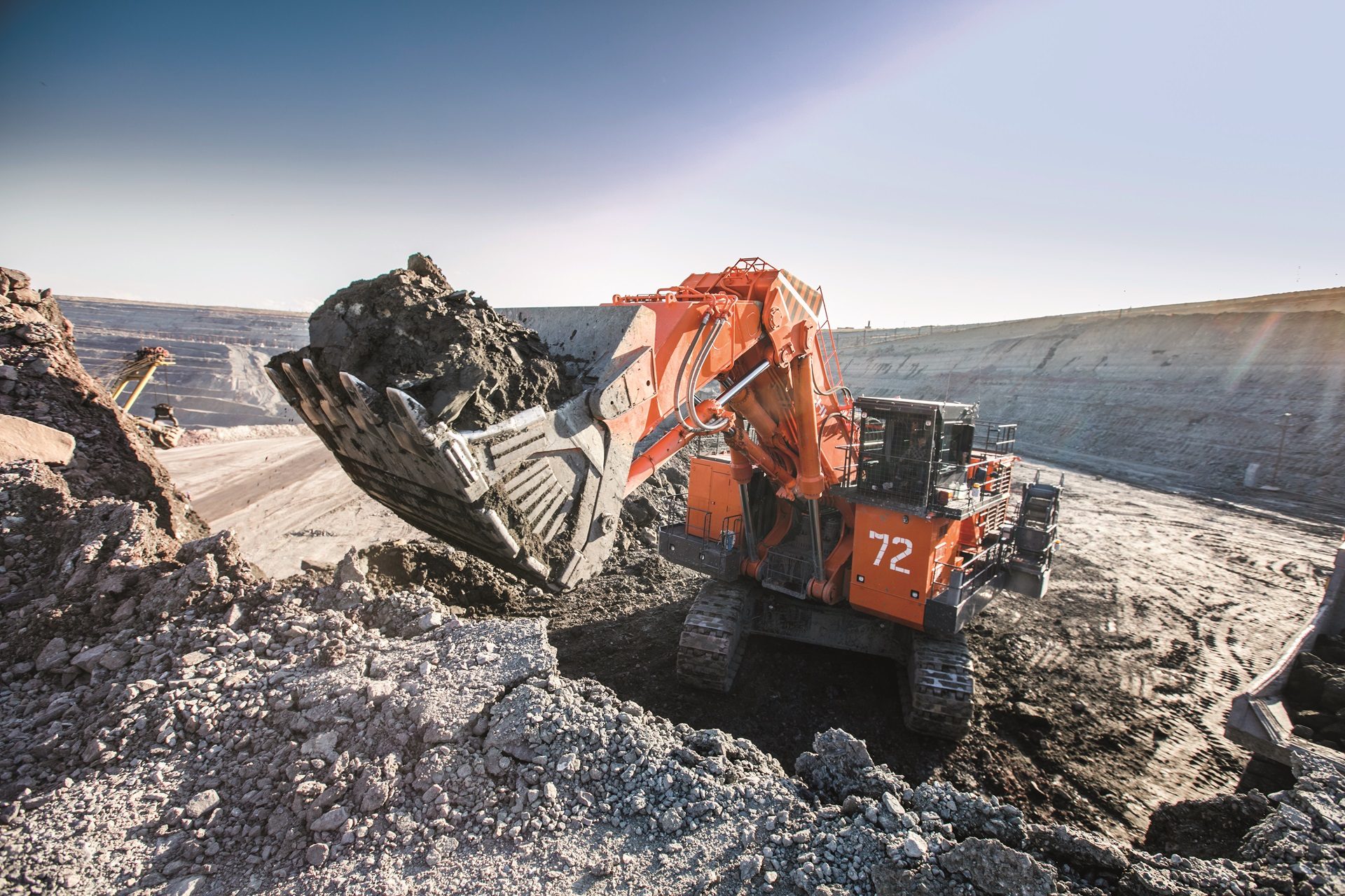 Heavy equipment, geological phenomenon, Rock, Terrain, Soil, Geology, Machine