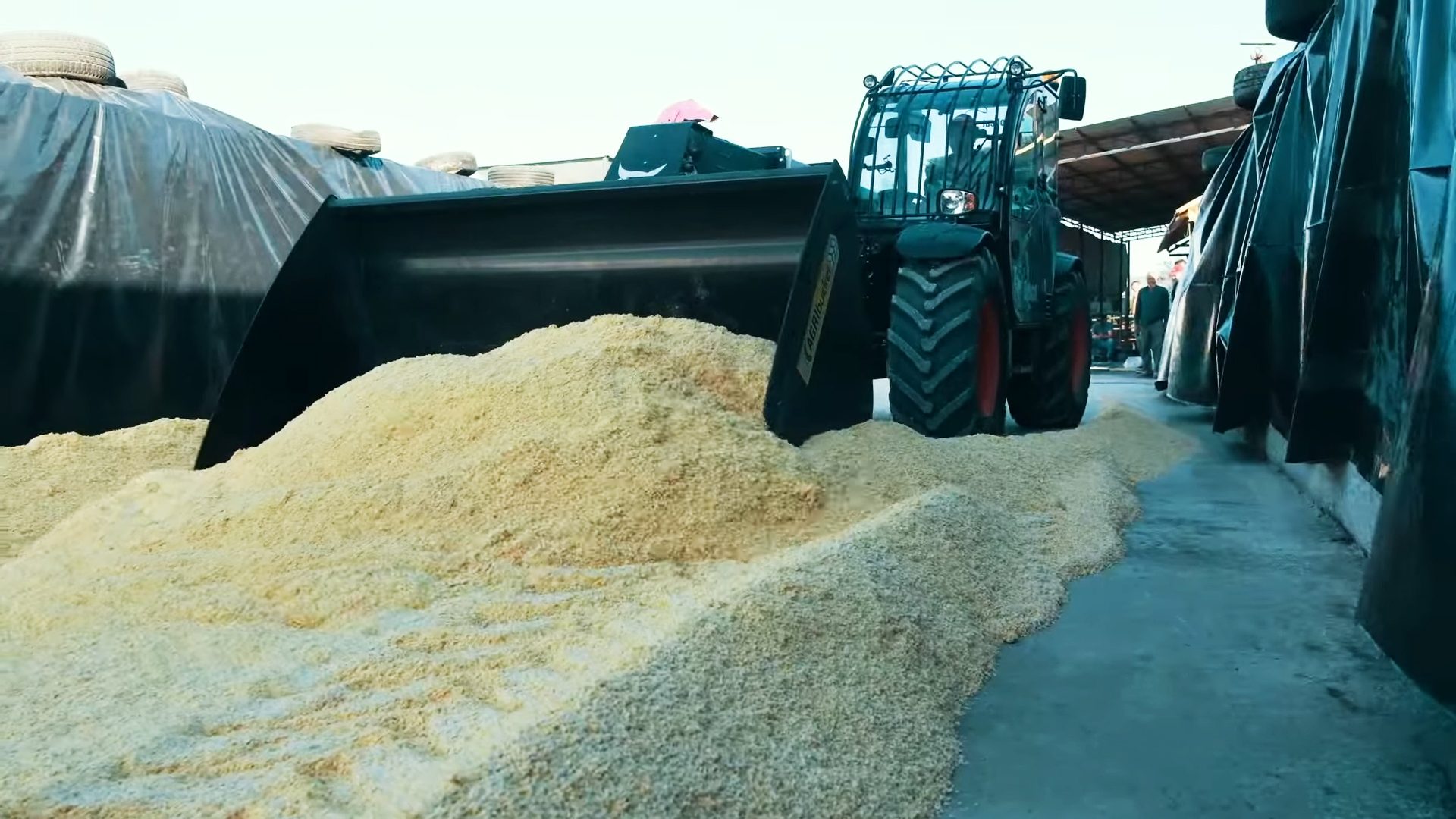 Automotive Wheel System, Agricultural machinery, Heavy equipment, Machine, Tread