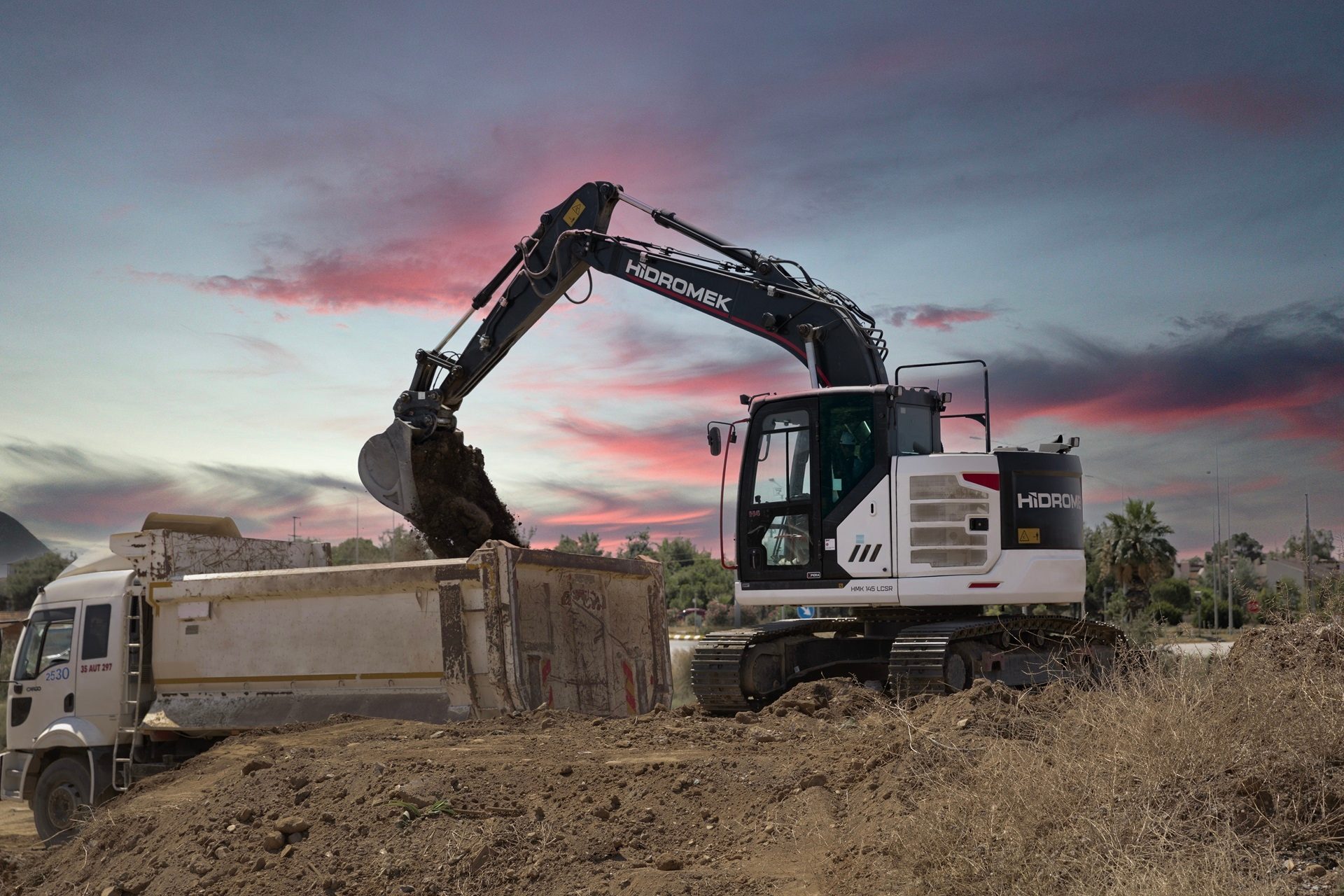 Heavy equipment, Machine