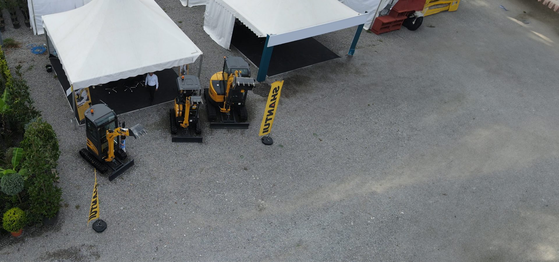 Automotive tire, Road surface, Motor vehicle, Asphalt