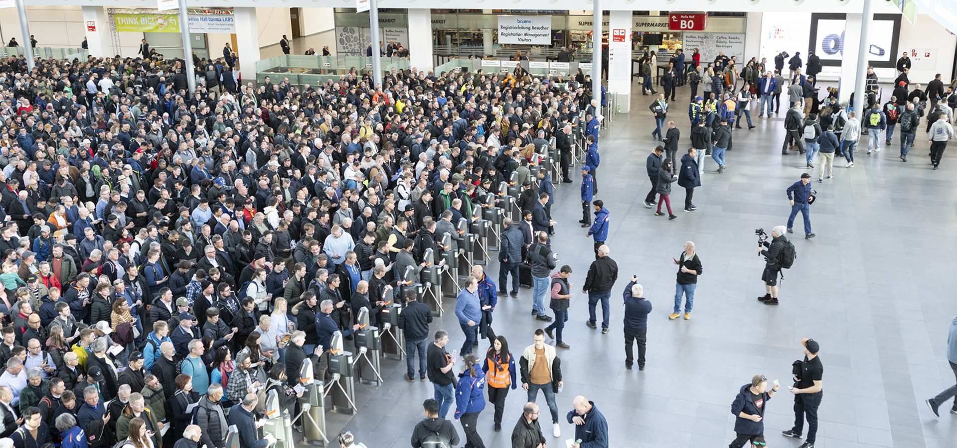 Social group, People, Crowd, Event, Pedestrian