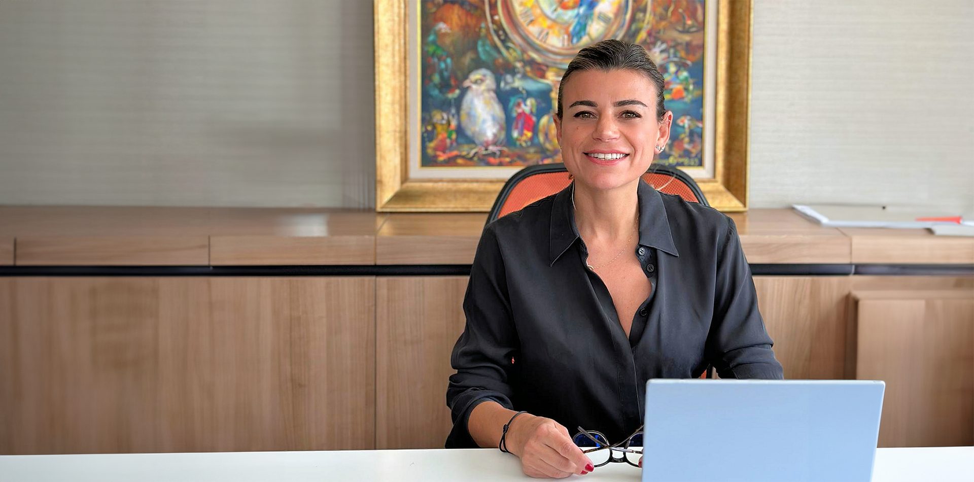 Picture frame, Smile, Table