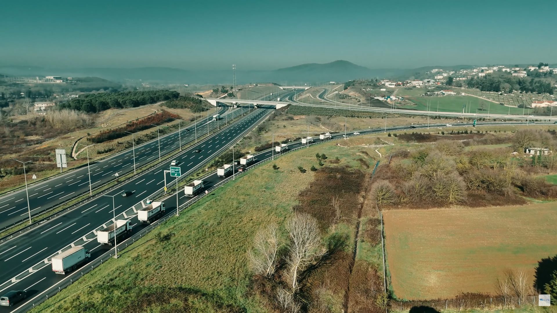 Controlled-access highway, Bird's-eye view, Urban design, Aerial photography, Road, Thoroughfare, Landscape, Street, Overpass