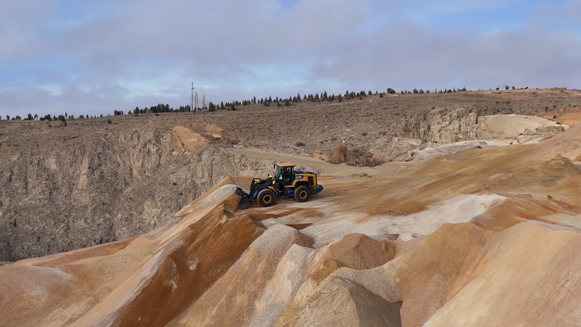 Heavy equipment, Geological formation, Rock, Terrain, Geology, Soil, Badlands, Machine
