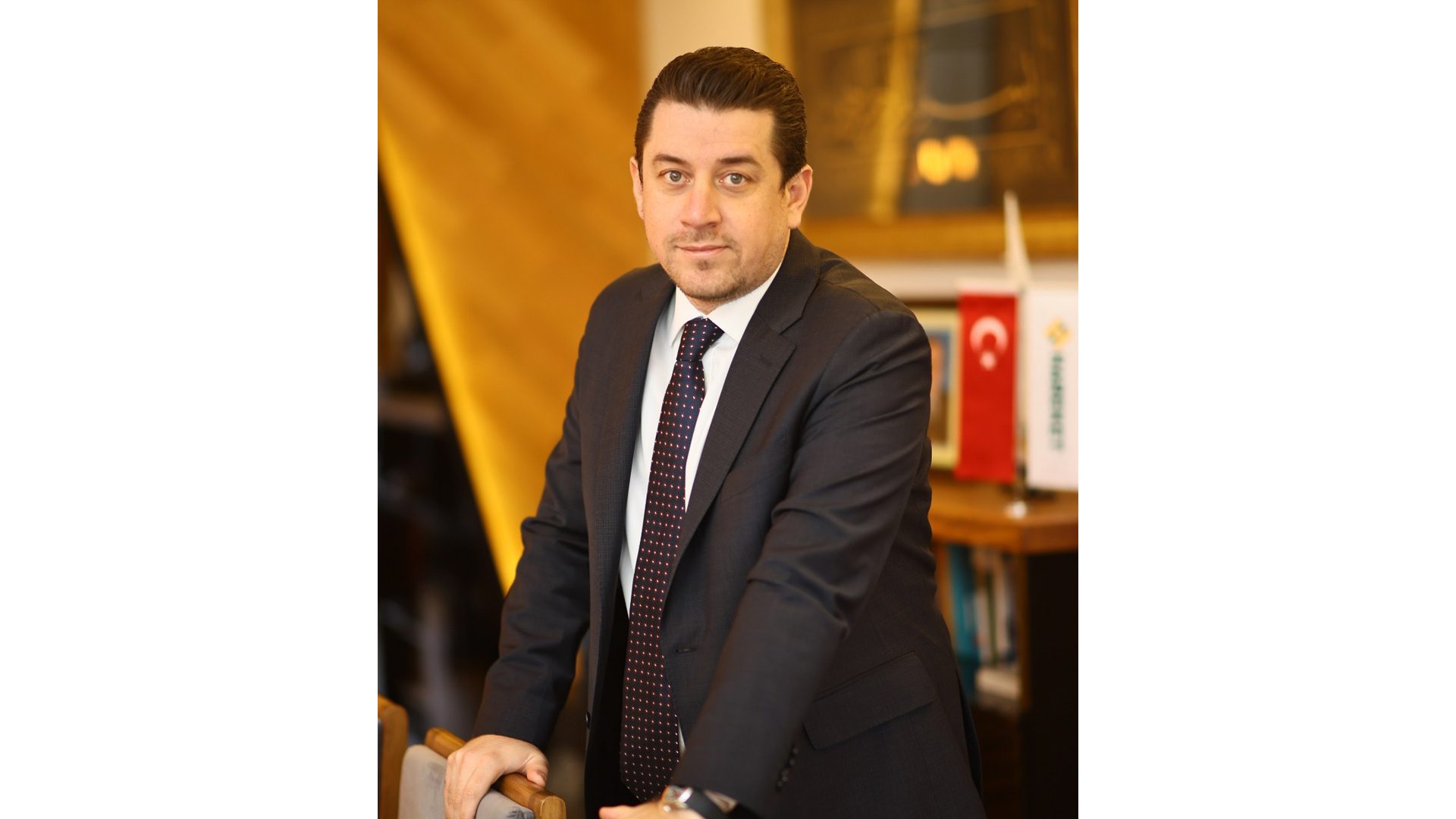 Dress shirt, Sleeve, Tie, Collar