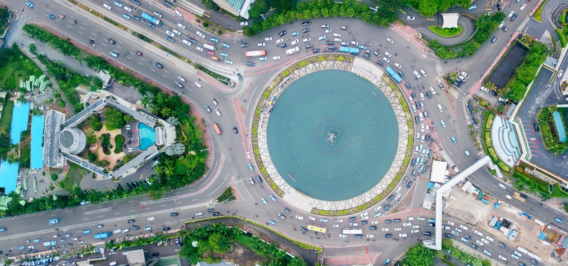 Urban area, Bird's-eye view, Traffic circle, Aerial photography, City, Street, Road, Intersection