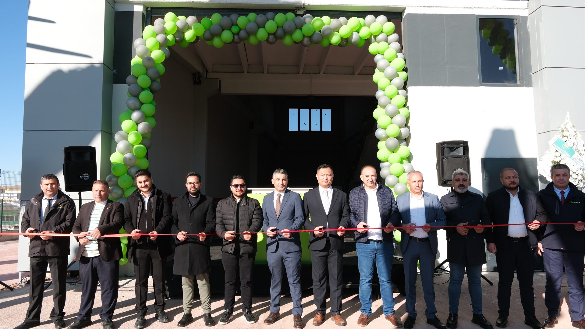 White-collar worker, Suit trousers, Standing, Team