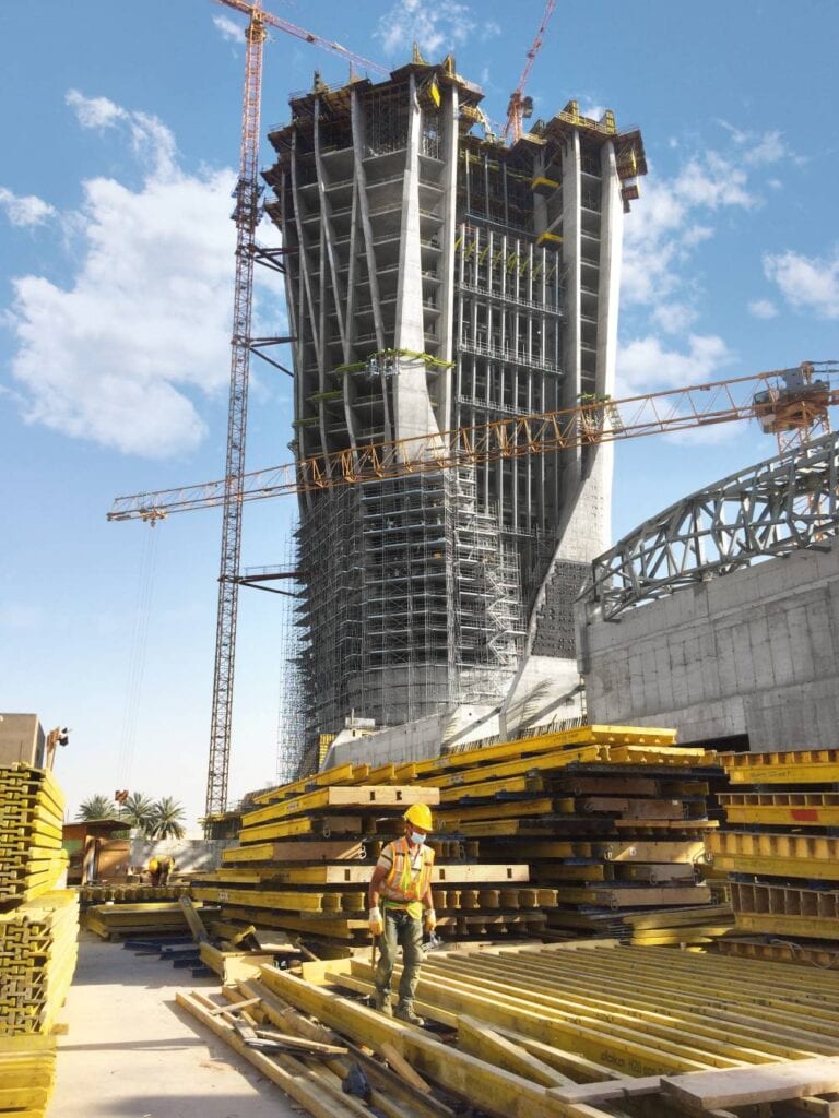 Tower block, Composite material, Sky, Cloud, Building, Skyscraper