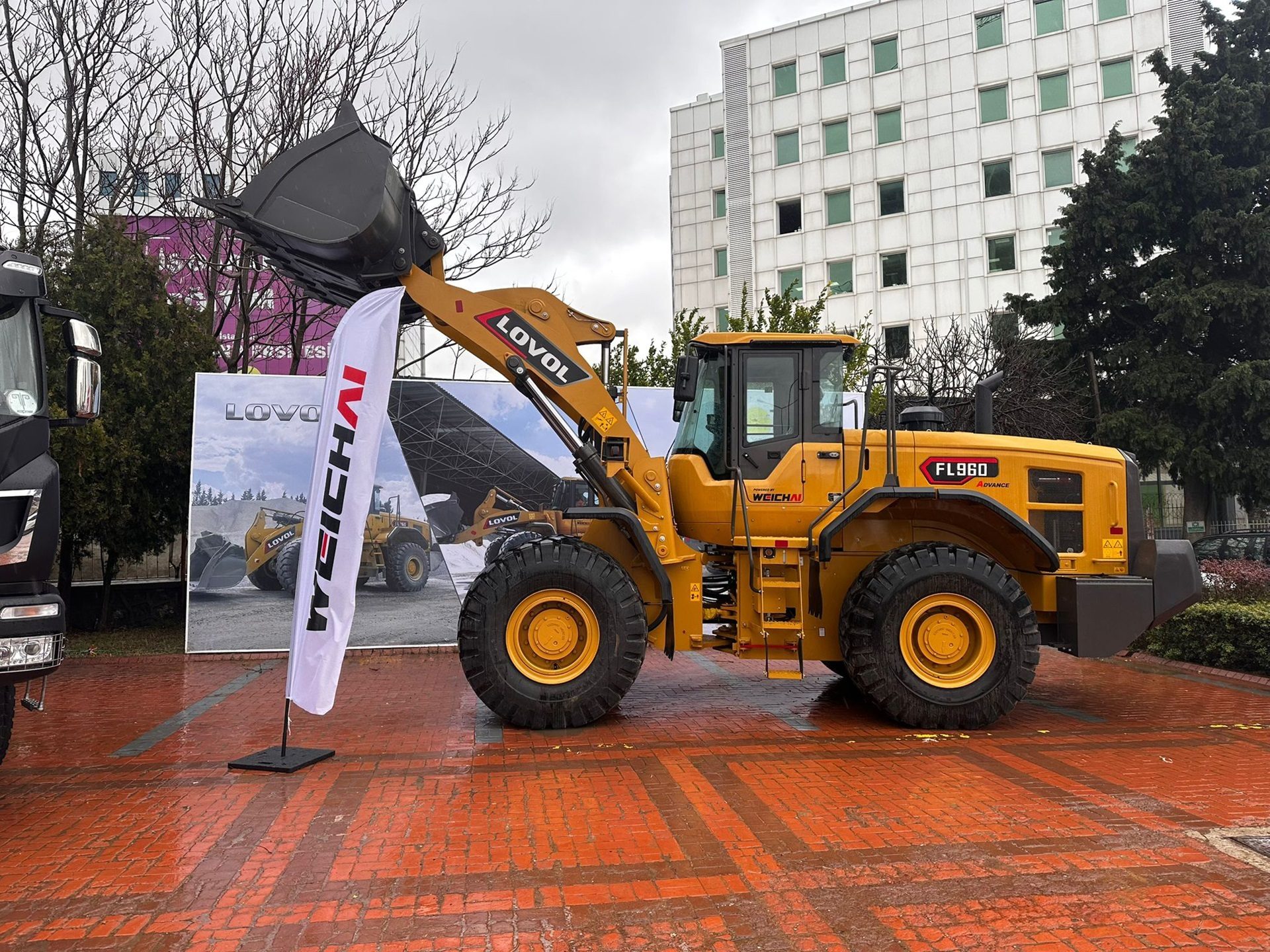 Automotive Wheel System, Motor vehicle, Heavy equipment, Machine, Tread