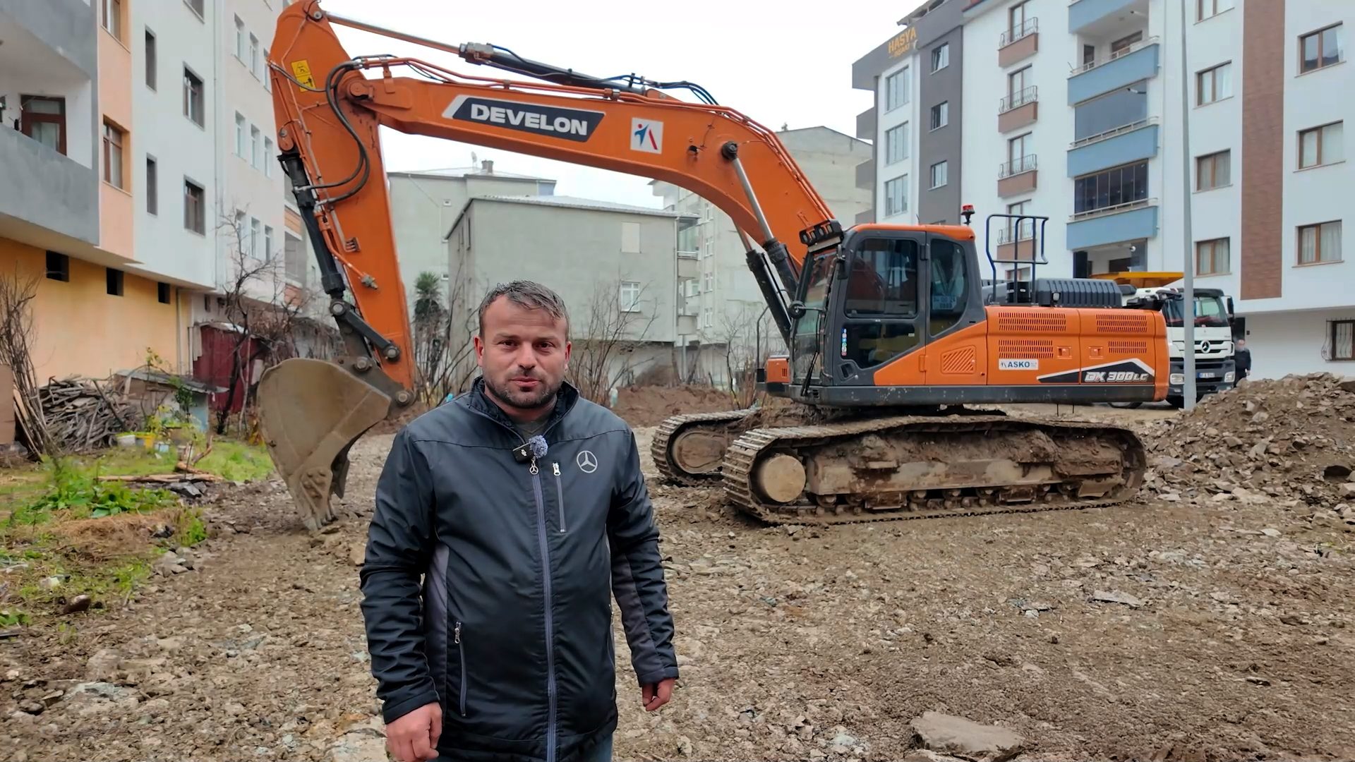 Heavy equipment, geological phenomenon, Machine