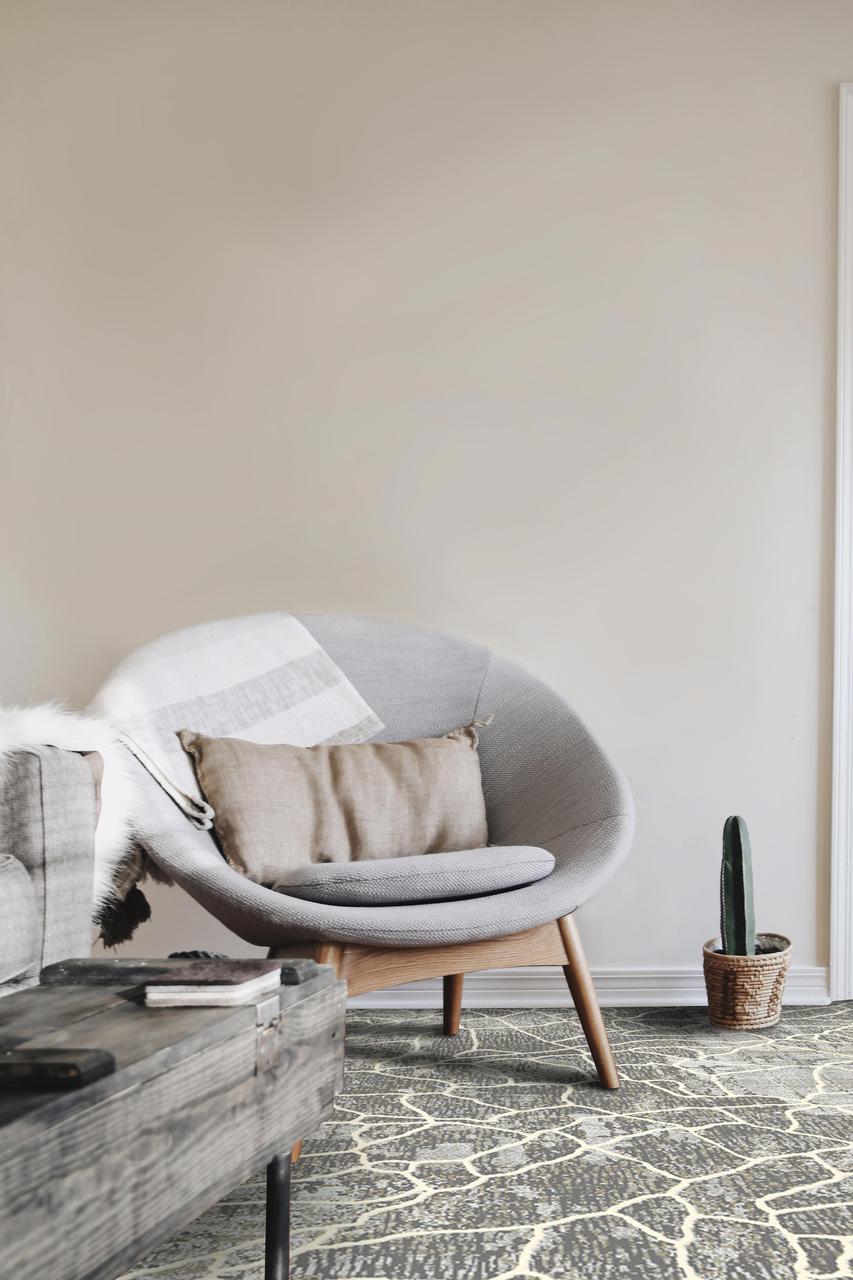 Interior design, Living room, Property, Furniture, Comfort, Wood, Chair, Grey, Floor