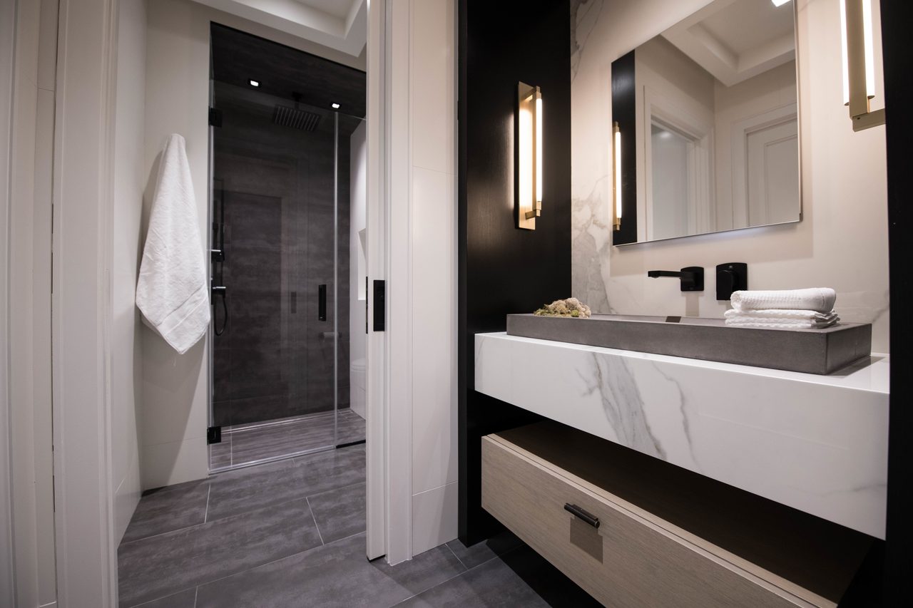 Bathroom cabinet, Plumbing fixture, Mirror, Property, Tap, Sink, Cabinetry, Building, Wood