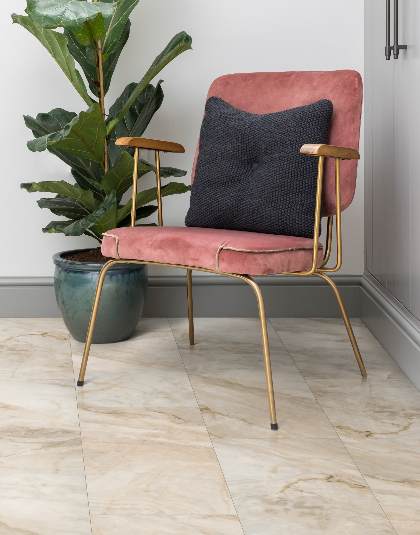 Outdoor furniture, Plant, Chair, Wood, Comfort, Flooring, Floor, Rectangle