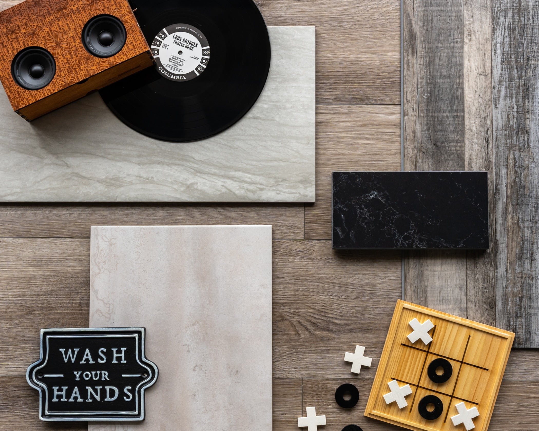 Gramophone record, Material property, Photograph, Black, Wood, Rectangle, Font