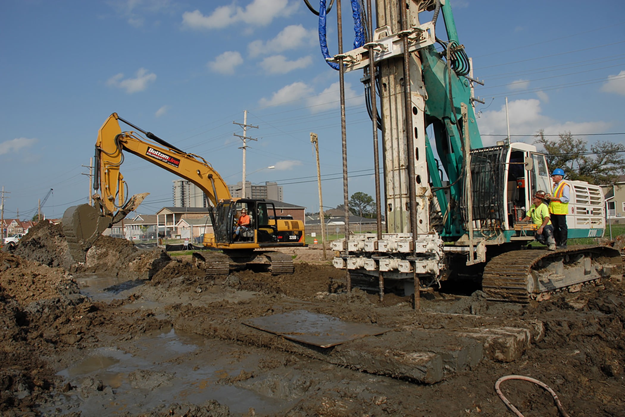 Mode of transport, Down-the-hole drill, Composite material, Sky, Cloud, Vehicle, Asphalt