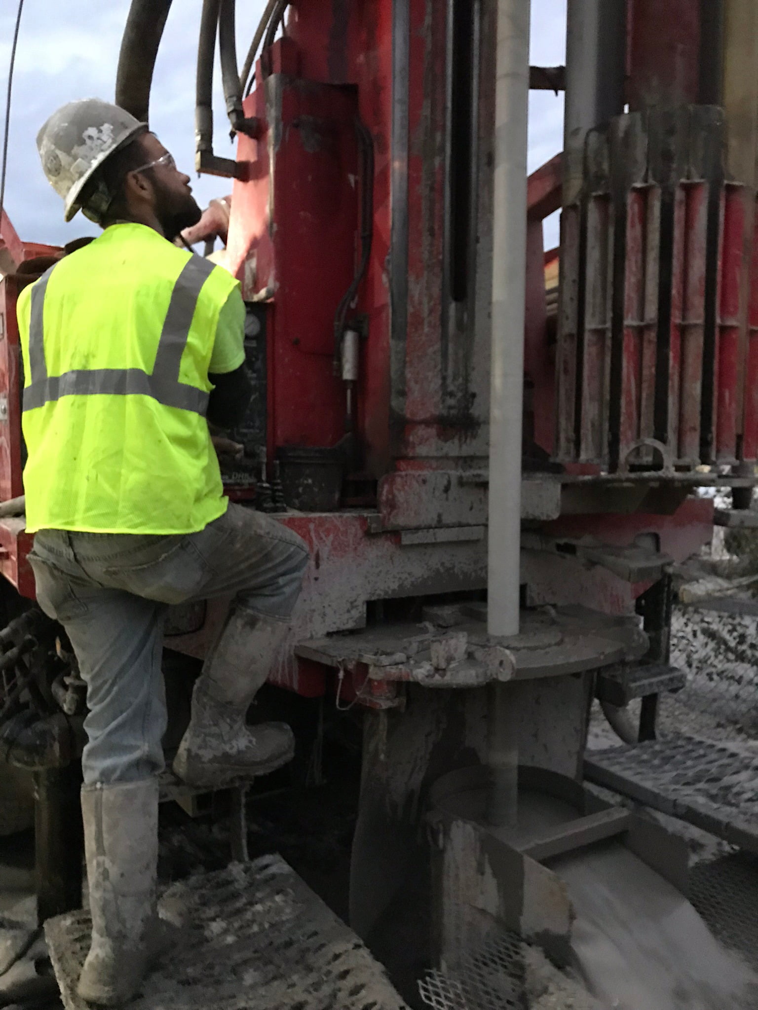 Personal protective equipment, High-visibility clothing, Blue-collar worker, Hard hat, Employment, Engineering, Machine, Job, Helmet, Workwear
