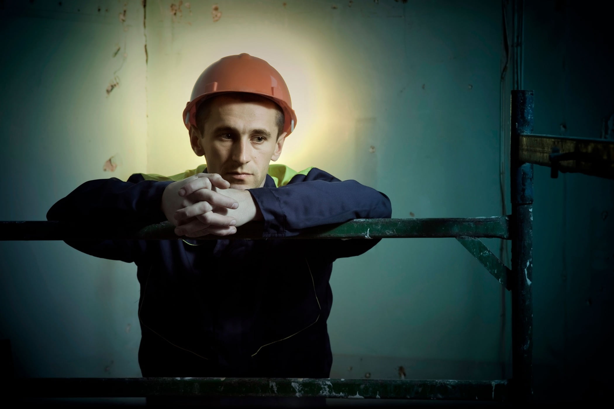 Hard hat, Flash photography, Sports gear, Hand, Helmet, Sleeve, Gesture, Cap