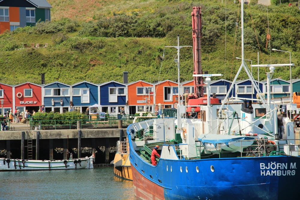Boats and boating--Equipment and supplies, Naval architecture, Residential area, Home, Roof, Boat, House, Harbor, Watercraft, Window