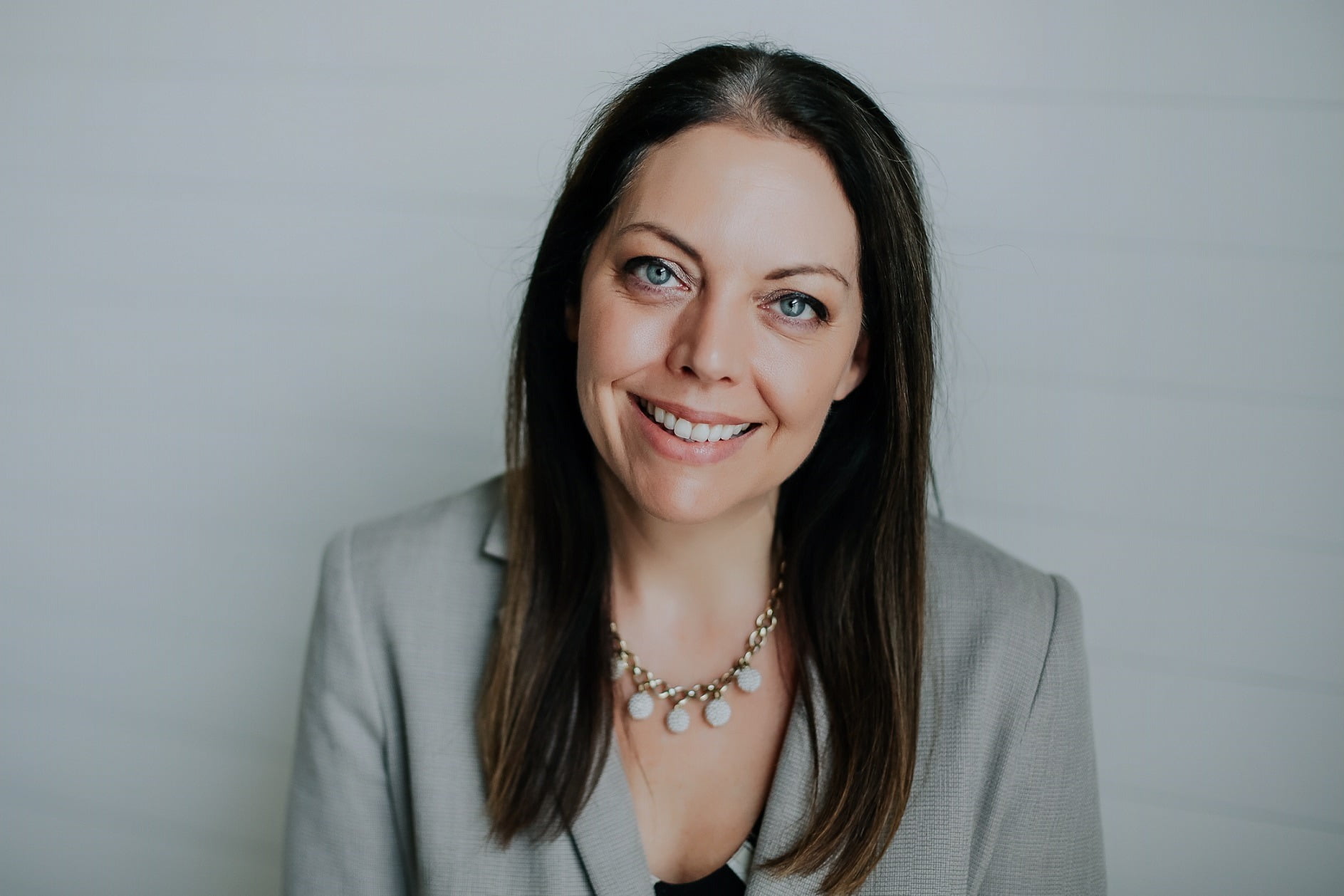 Portrait, Headshot, Blazer, Forehead, Cheek, Smile, Chin, Eyebrow, Sleeve, Collar